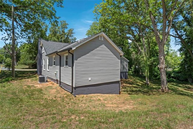 632 Stokesburg Road, Walnut Cove, NC 27052
