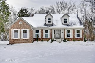 1015 Benton Ridge Dr, Louisville, KY 40245