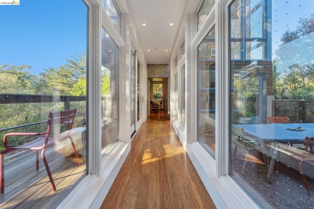 8210 Skyline Blvd, Oakland, CA 94611