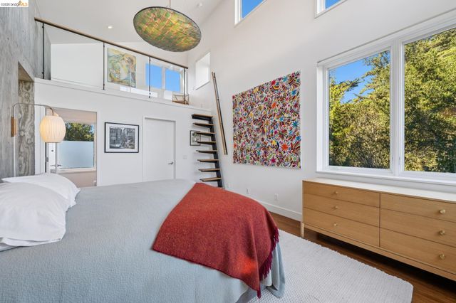 8210 Skyline Blvd, Oakland, CA 94611