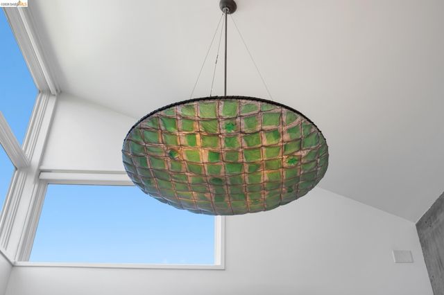 8210 Skyline Blvd, Oakland, CA 94611