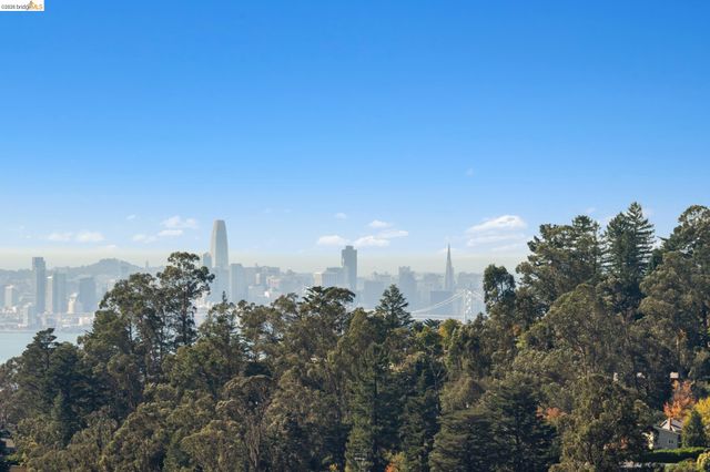 8210 Skyline Blvd, Oakland, CA 94611