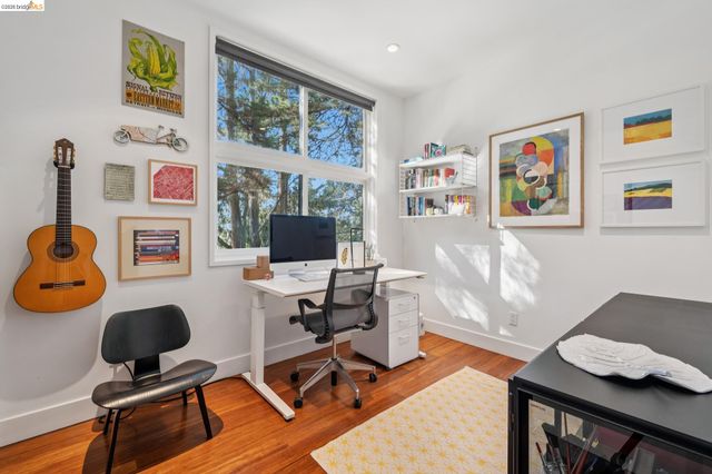 8210 Skyline Blvd, Oakland, CA 94611