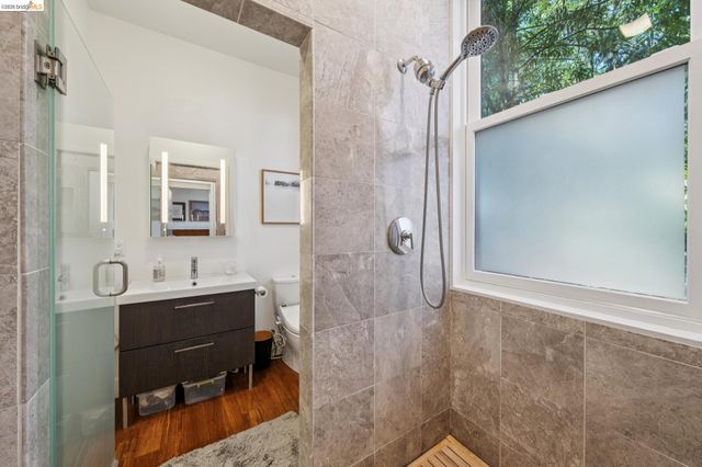 8210 Skyline Blvd, Oakland, CA 94611