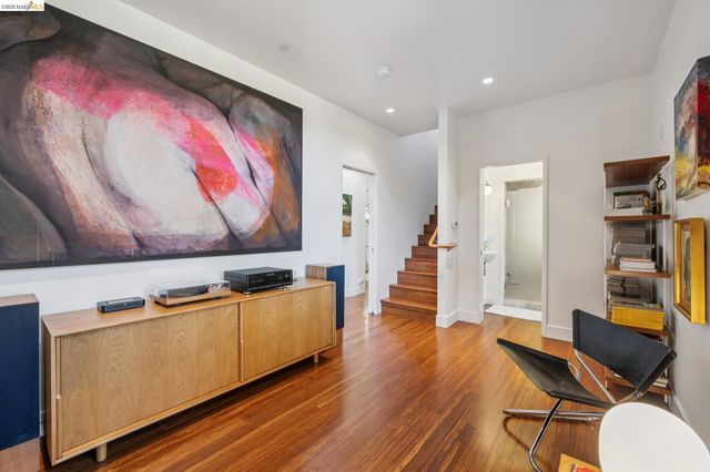 8210 Skyline Blvd, Oakland, CA 94611