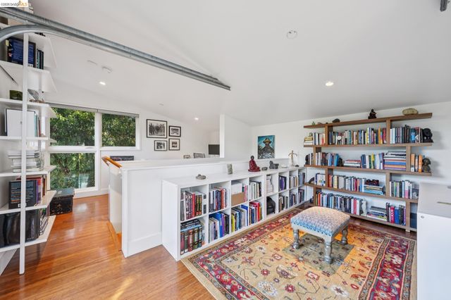 8210 Skyline Blvd, Oakland, CA 94611