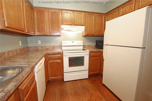 1302 Hunters Ridge Road, Charleston, WV 25314