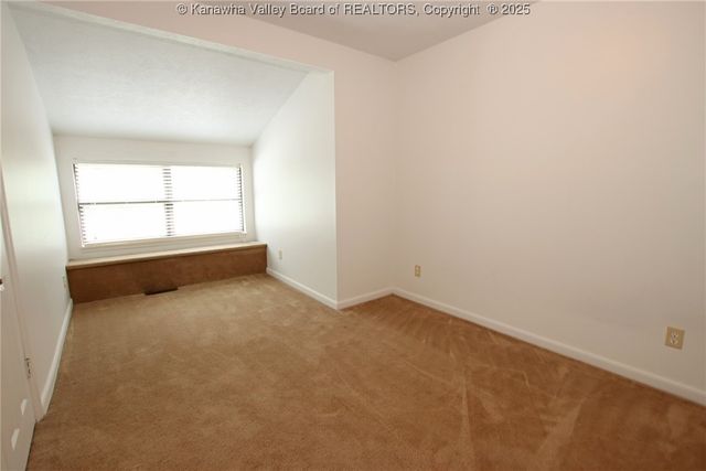 1302 Hunters Ridge Road, Charleston, WV 25314