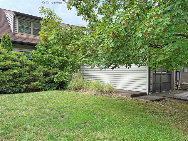 1302 Hunters Ridge Road, Charleston, WV 25314