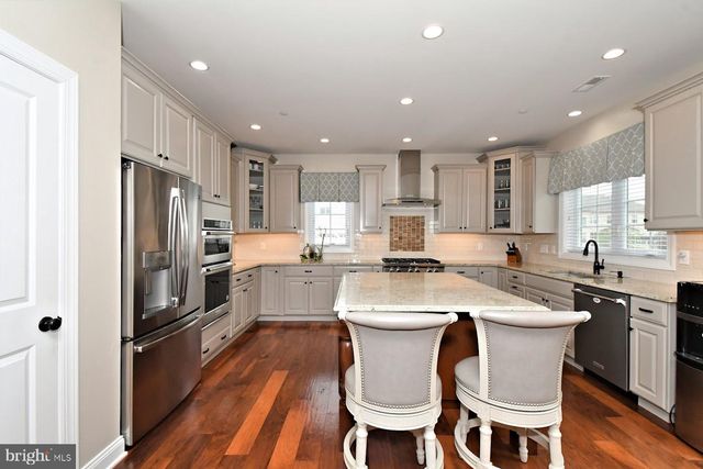 300 ROWLAND LN, Line Lexington, PA 18932