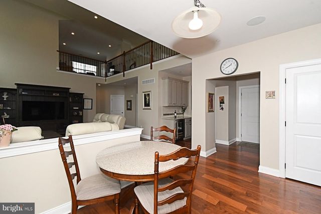 300 ROWLAND LN, Line Lexington, PA 18932