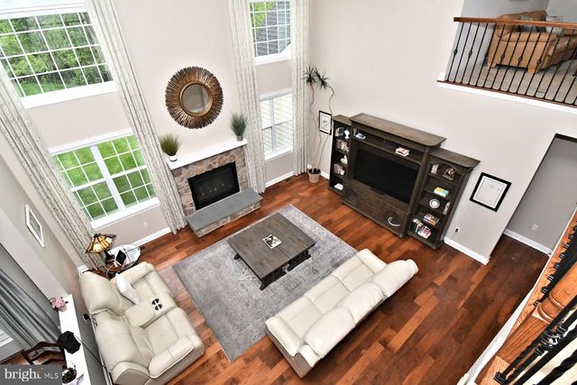 300 ROWLAND LN, Line Lexington, PA 18932
