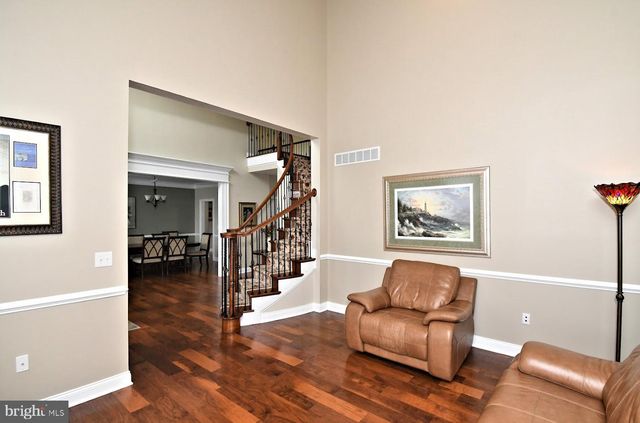 300 ROWLAND LN, Line Lexington, PA 18932