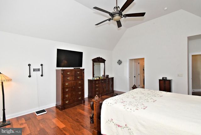 300 ROWLAND LN, Line Lexington, PA 18932