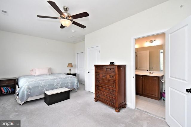 300 ROWLAND LN, Line Lexington, PA 18932