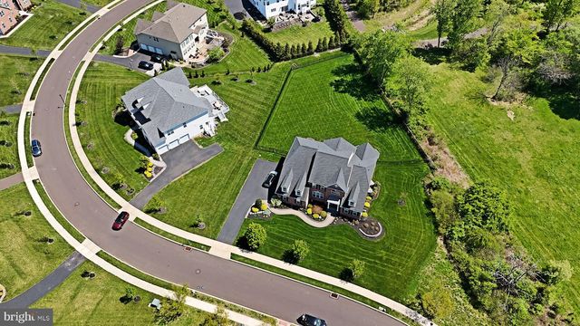 300 ROWLAND LN, Line Lexington, PA 18932
