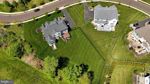 300 ROWLAND LN, Line Lexington, PA 18932