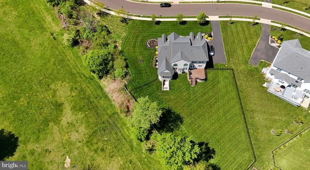 300 ROWLAND LN, Line Lexington, PA 18932