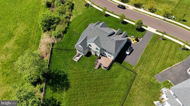 300 ROWLAND LN, Line Lexington, PA 18932