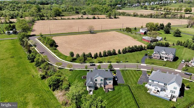 300 ROWLAND LN, Line Lexington, PA 18932