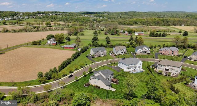 300 ROWLAND LN, Line Lexington, PA 18932
