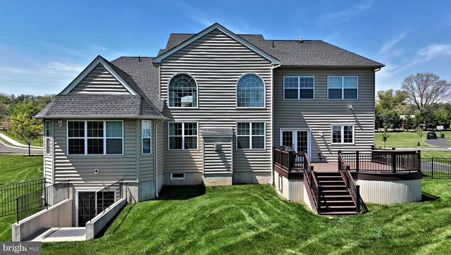 300 ROWLAND LN, Line Lexington, PA 18932