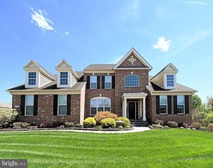 300 ROWLAND LN, Line Lexington, PA 18932