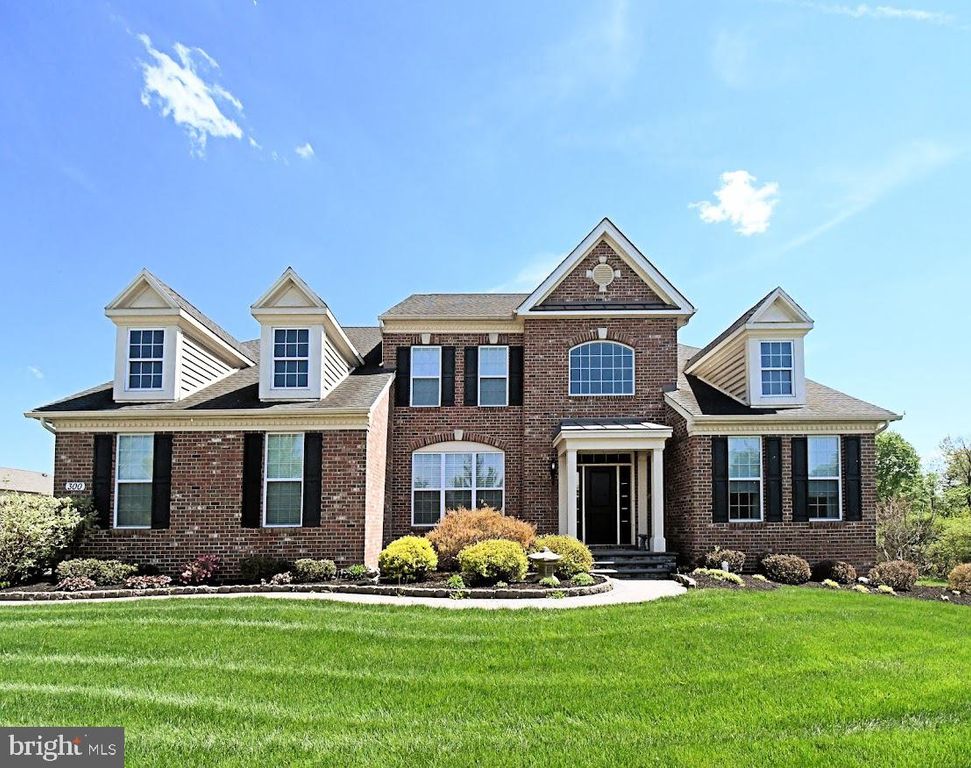 300 ROWLAND LN, Line Lexington, PA 18932