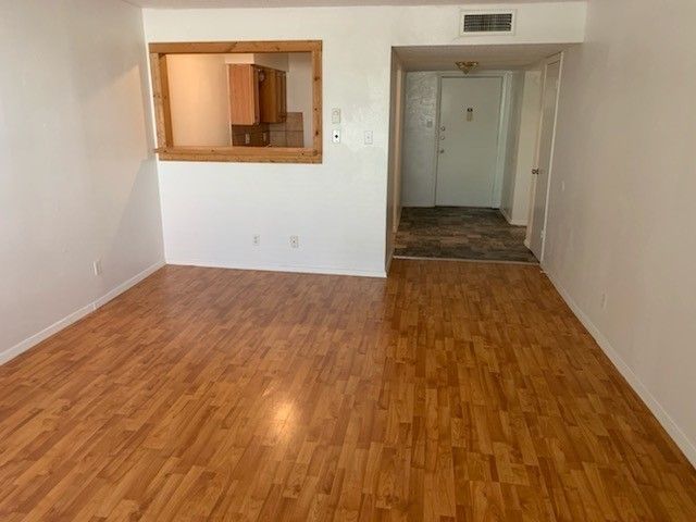 5055 Ridglea Lane 1103, Fort Worth, TX 76116