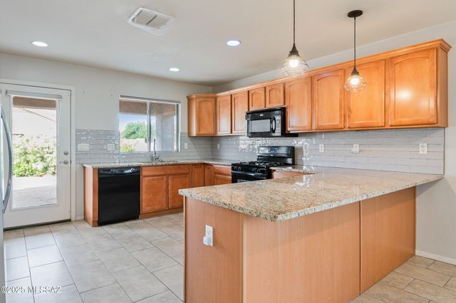 11838 W Thomas Arron Drive, Marana, AZ 85653