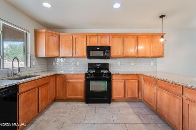 11838 W Thomas Arron Drive, Marana, AZ 85653