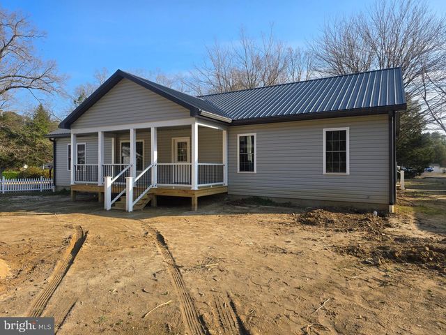 646 SANDY POINT RD, Heathsville, VA 22473