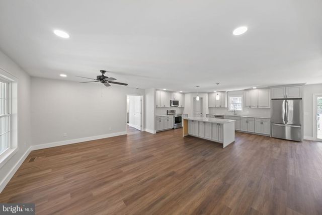 646 SANDY POINT RD, Heathsville, VA 22473
