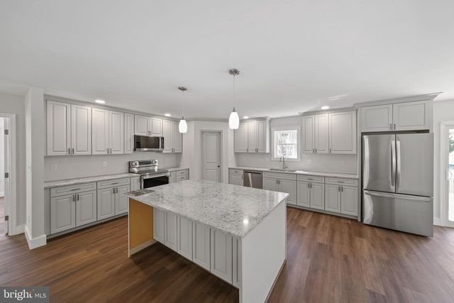 646 SANDY POINT RD, Heathsville, VA 22473