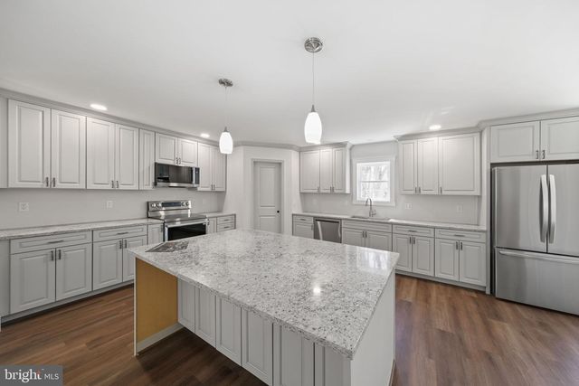 646 SANDY POINT RD, Heathsville, VA 22473