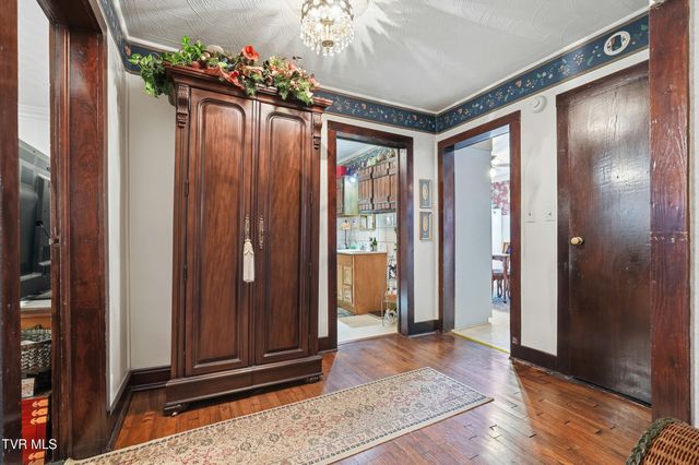 195 Red Oak Ridge Road, Castlewood, VA 24224