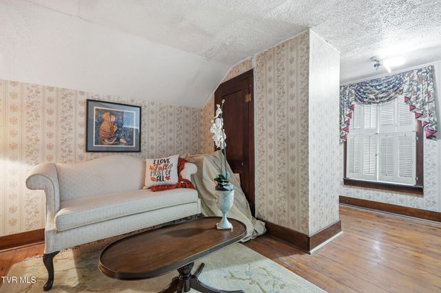 195 Red Oak Ridge Road, Castlewood, VA 24224