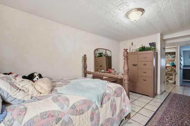 195 Red Oak Ridge Road, Castlewood, VA 24224