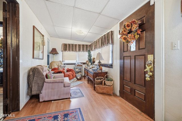 195 Red Oak Ridge Road, Castlewood, VA 24224