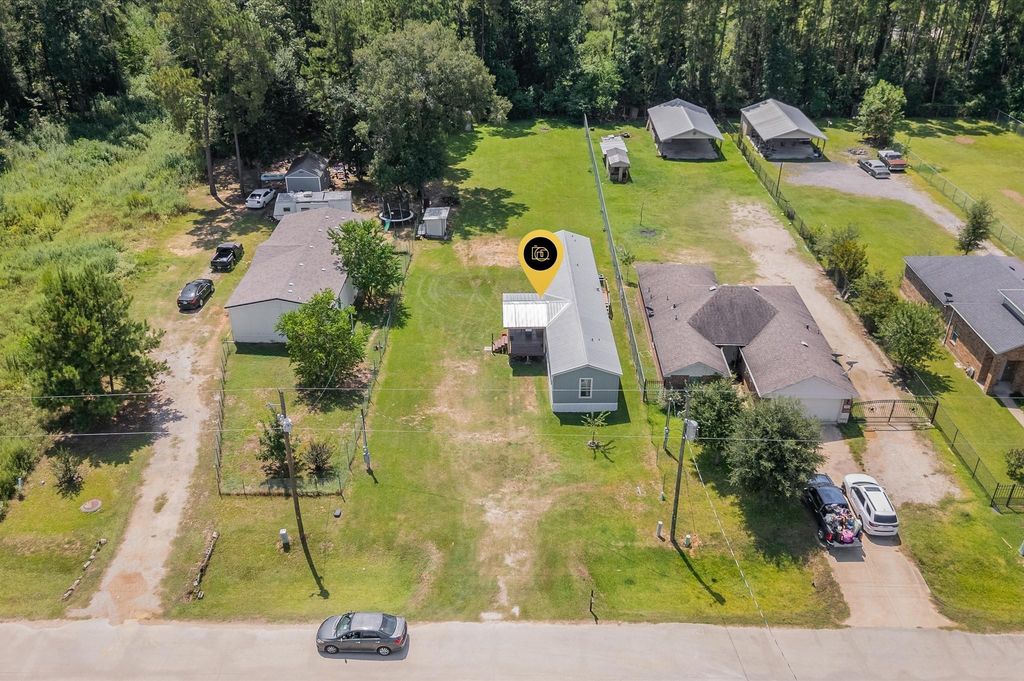 300 County Road 3554, Cleveland, TX 77327