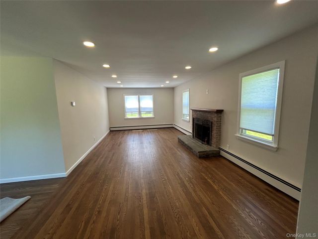 115 Lexington Avenue 1st Floor, West Babylon, NY 11704