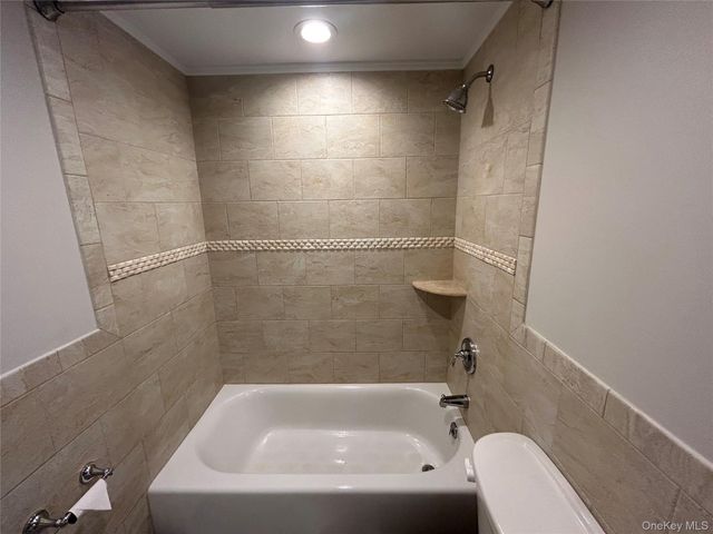 115 Lexington Avenue 1st Floor, West Babylon, NY 11704