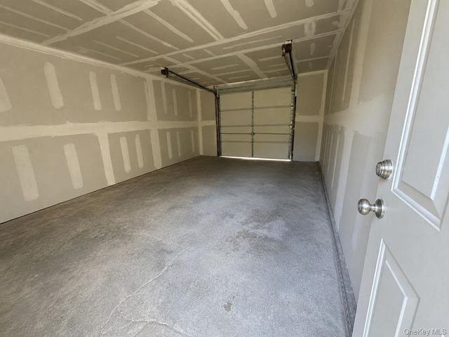 115 Lexington Avenue 1st Floor, West Babylon, NY 11704