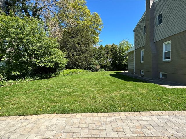 115 Lexington Avenue 1st Floor, West Babylon, NY 11704