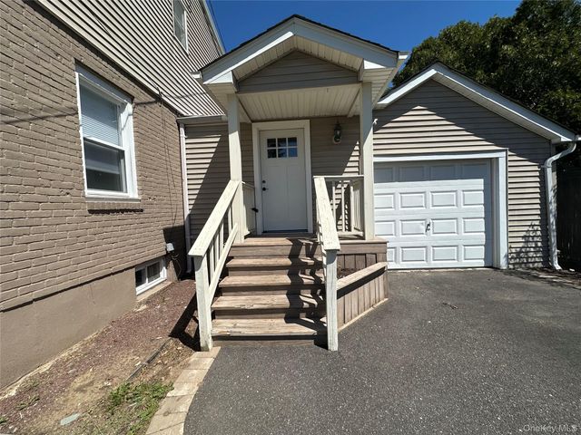 115 Lexington Avenue 1st Floor, West Babylon, NY 11704