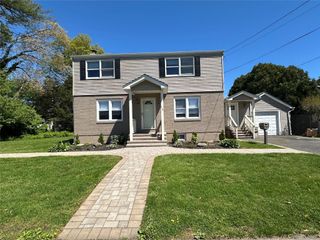 115 Lexington Avenue 1st Floor, West Babylon, NY 11704