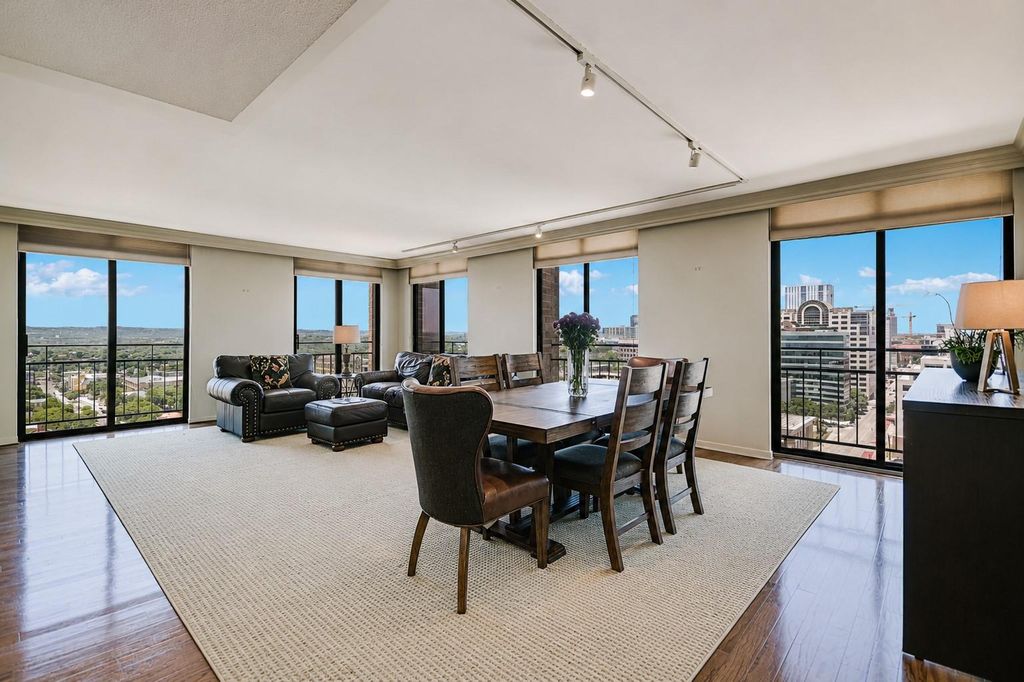 1122 Colorado ST 1902, Austin, TX 78701