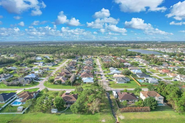 5464 NW Boydga Avenue, Port St. Lucie, FL 34986