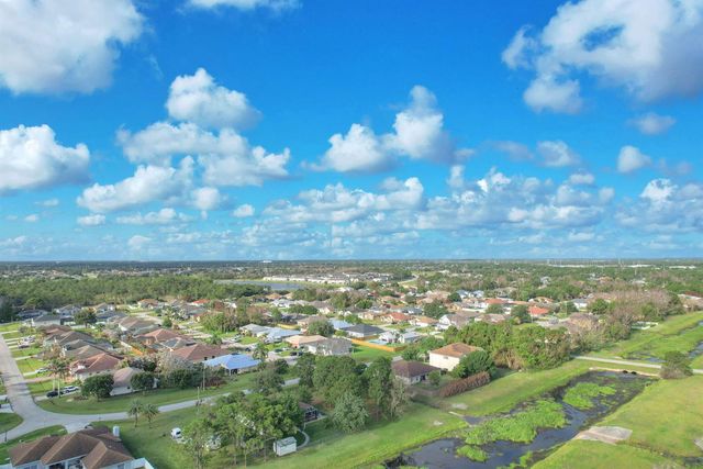 5464 NW Boydga Avenue, Port St. Lucie, FL 34986