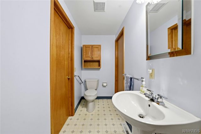 7196 Balla Drive, Wheatfield, NY 14120